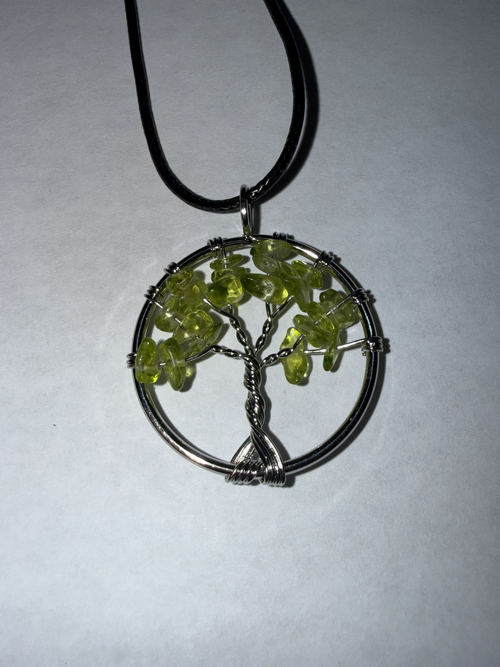 Green Natural Agate Tree of Life Circle Necklace on 18" Faux Leather Cord – Boho Spiritual Pendant Gift