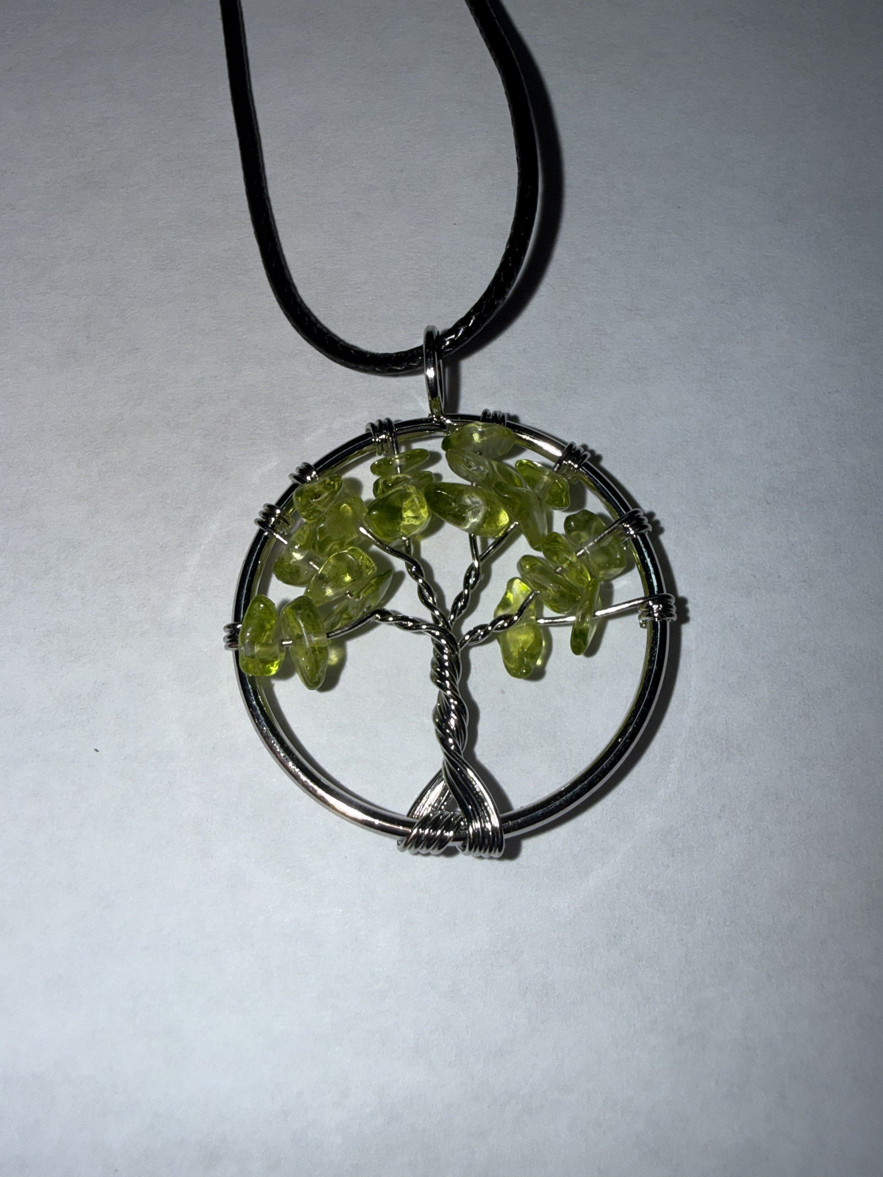 Green Natural Agate Tree of Life Circle Necklace on 18" Faux Leather Cord – Boho Spiritual Pendant Gift