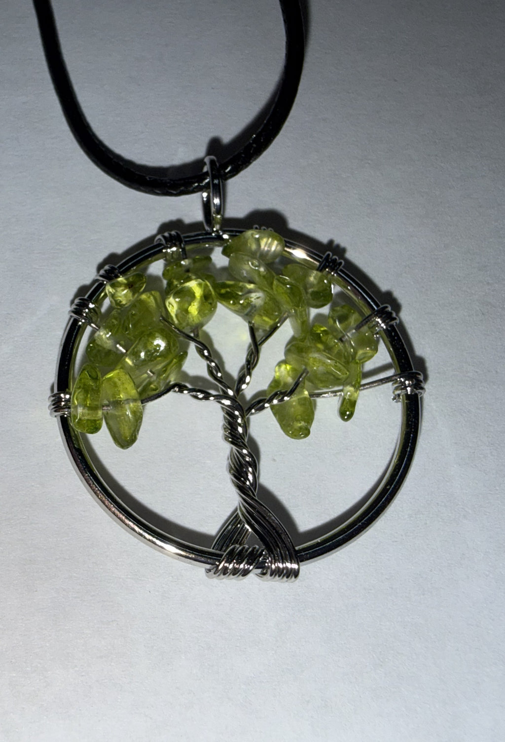 Green Natural Agate Tree of Life Circle Necklace on 18" Faux Leather Cord – Boho Spiritual Pendant Gift