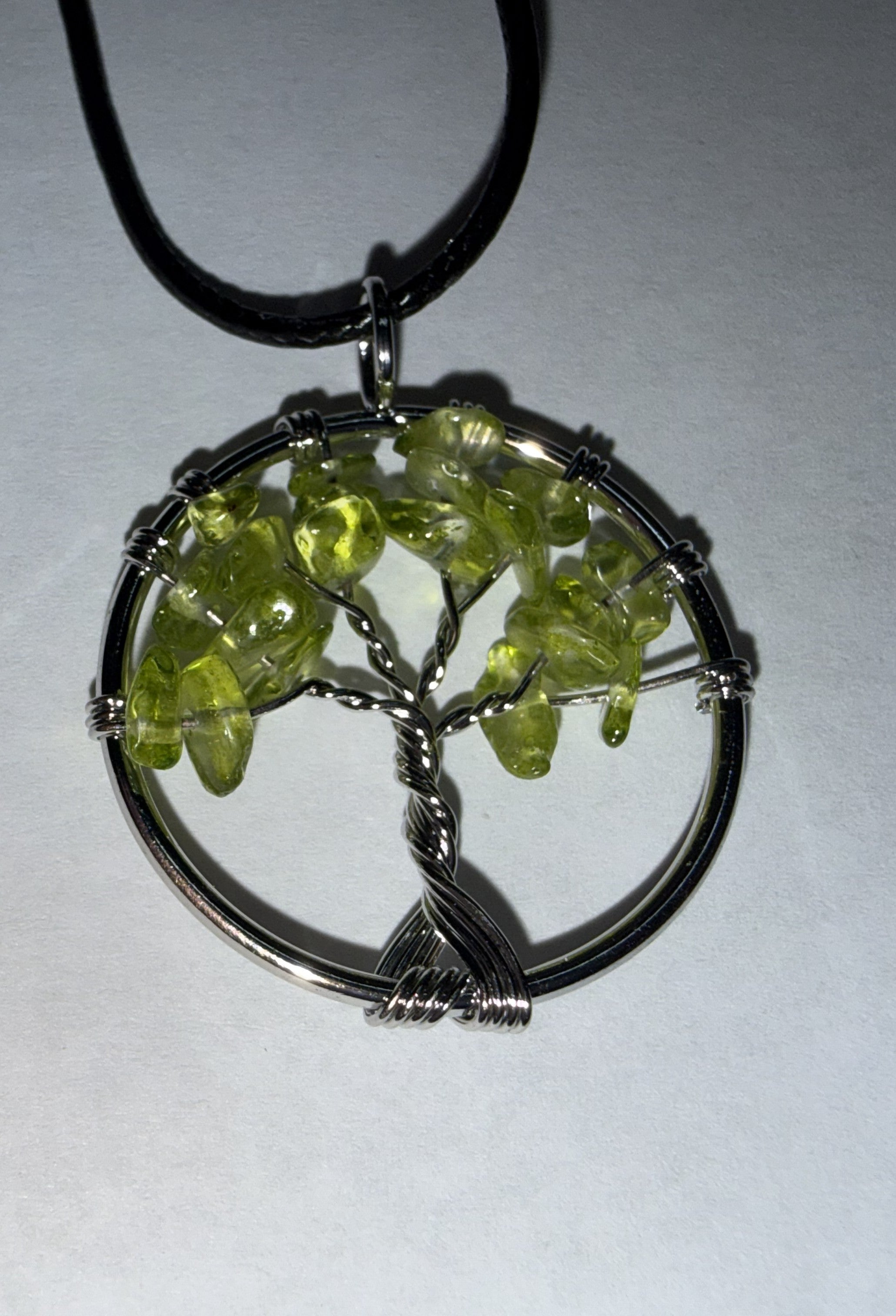 Green Natural Agate Tree of Life Circle Necklace on 18" Faux Leather Cord – Boho Spiritual Pendant Gift