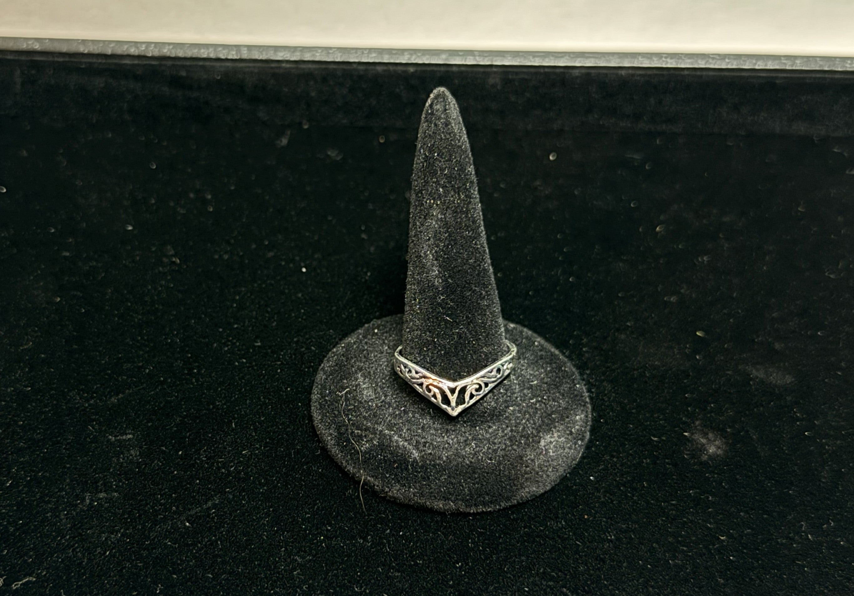 Dainty Filigree Chevron Ring – Silver Tone - Size 8.25