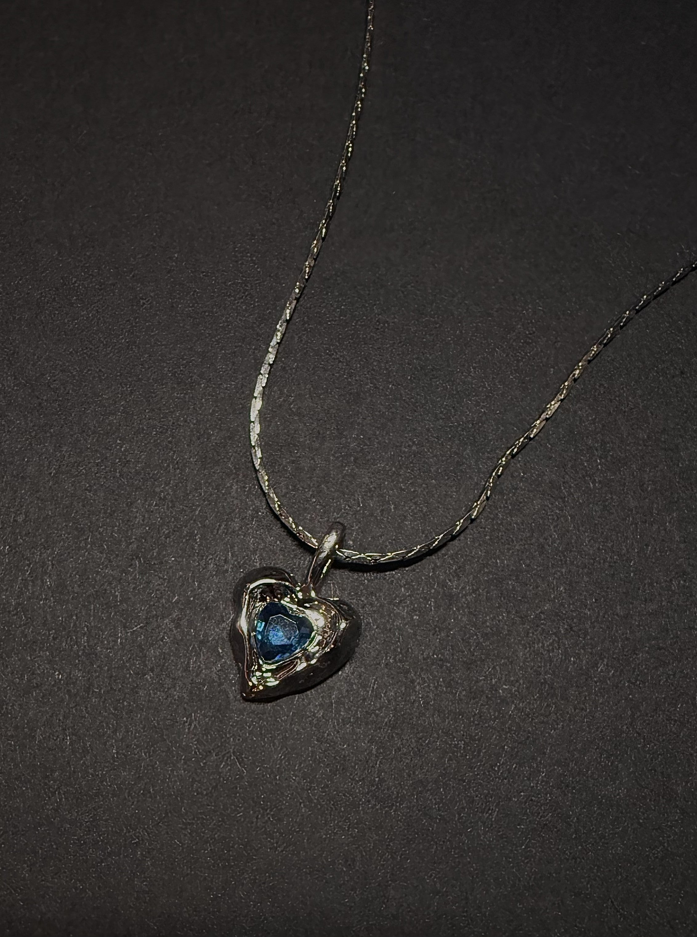 Delicate Heart Pendant Necklace – 18” Zinc Alloy Chain