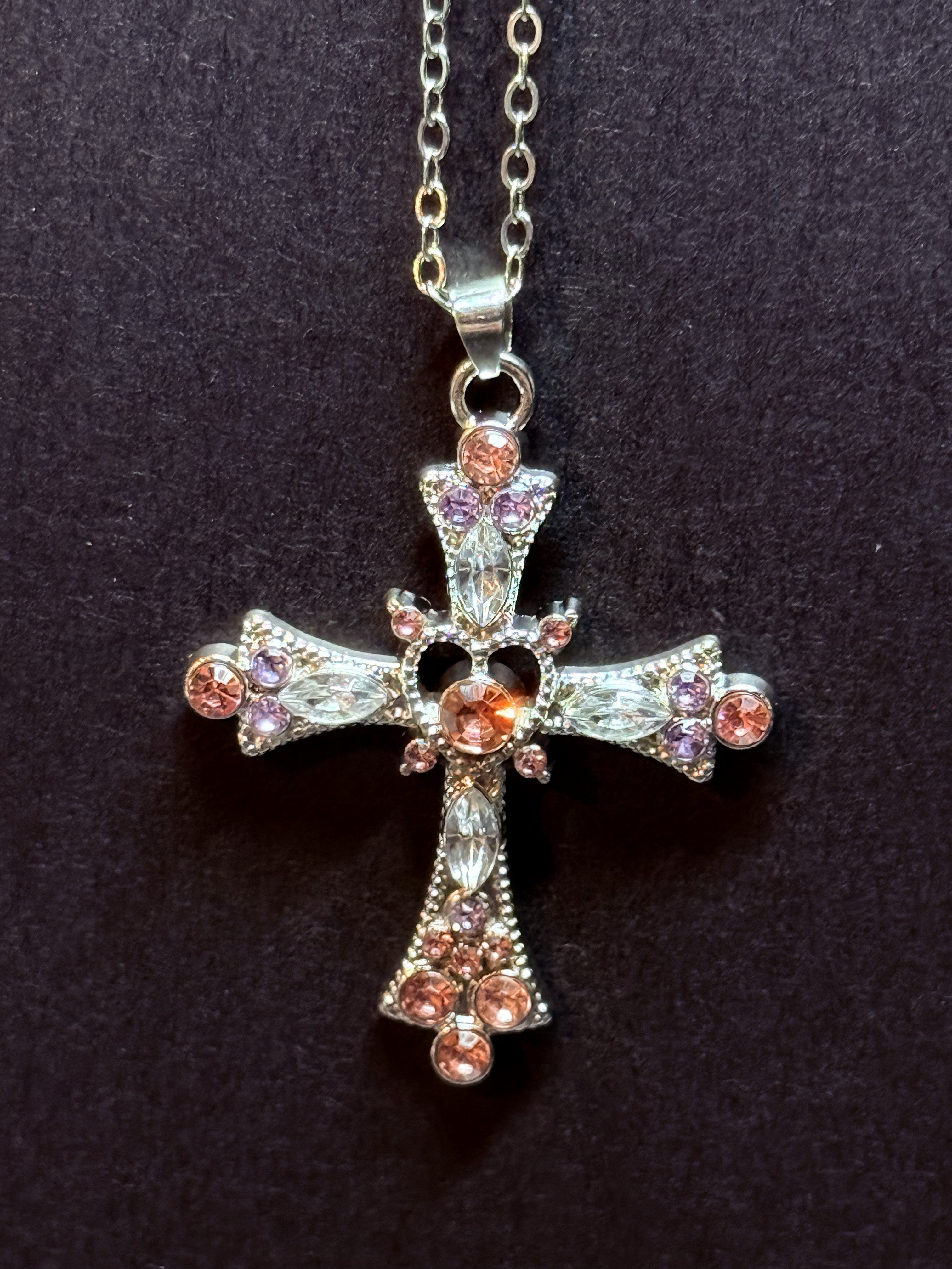 Ornate Cross Pendant Necklace – 18” Zinc Alloy Chain