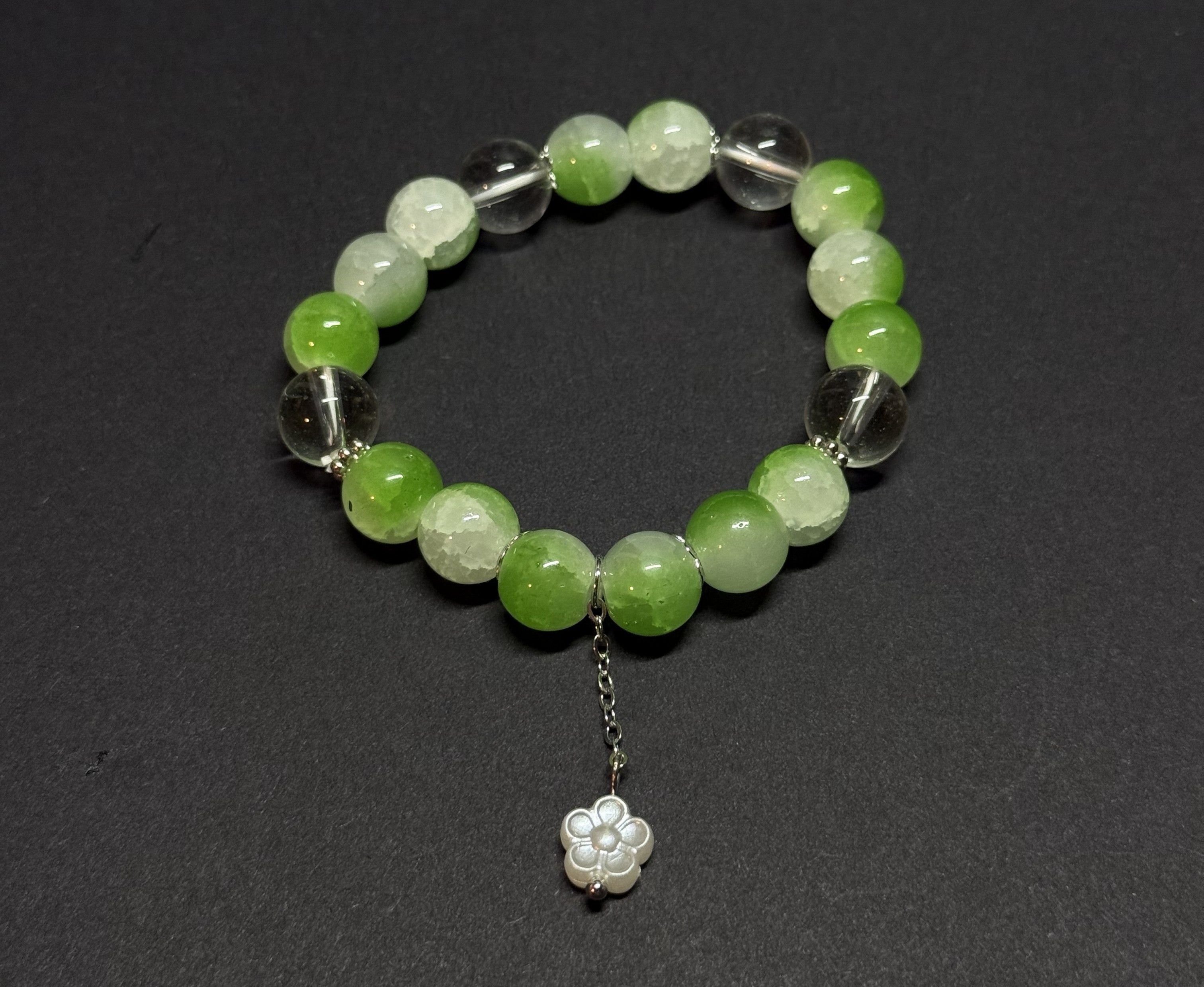 Green Beaded Floral Charm Bracelet – Stretch Fit