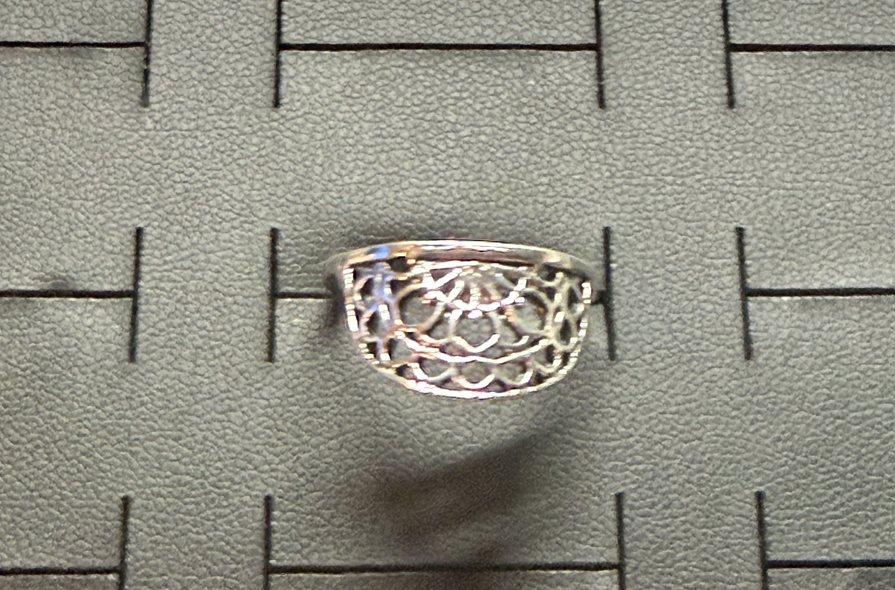 Filigree Heart Band Ring – Size 6.75