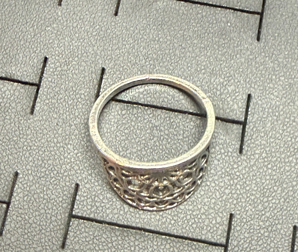 Filigree Heart Band Ring – Size 6.75