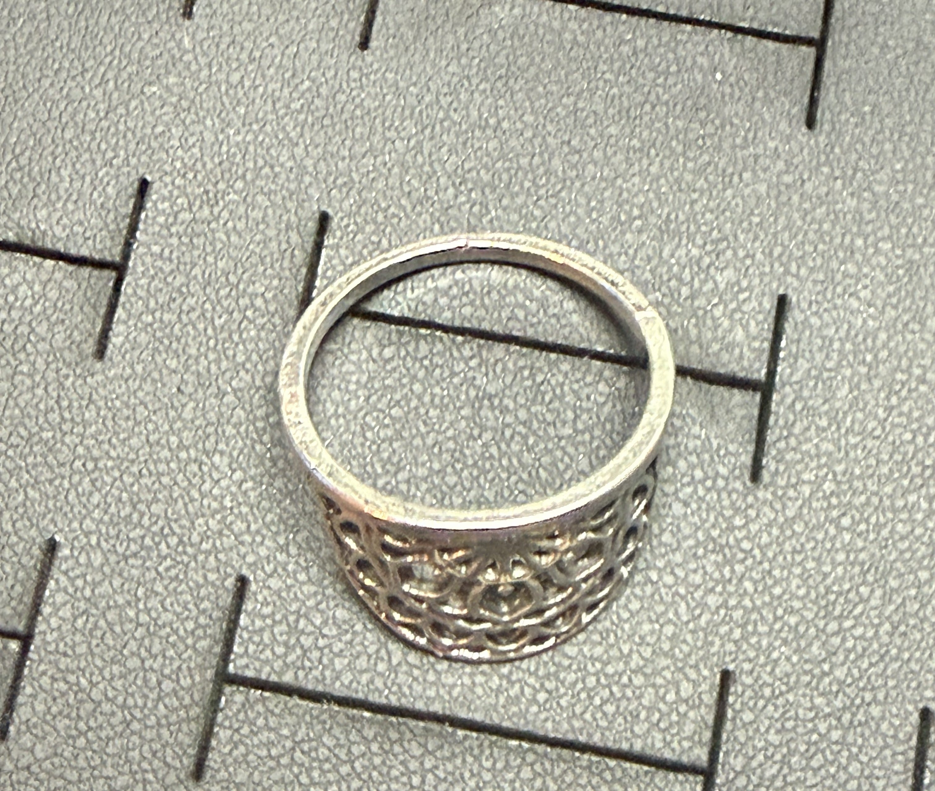 Filigree Heart Band Ring – Size 6.75