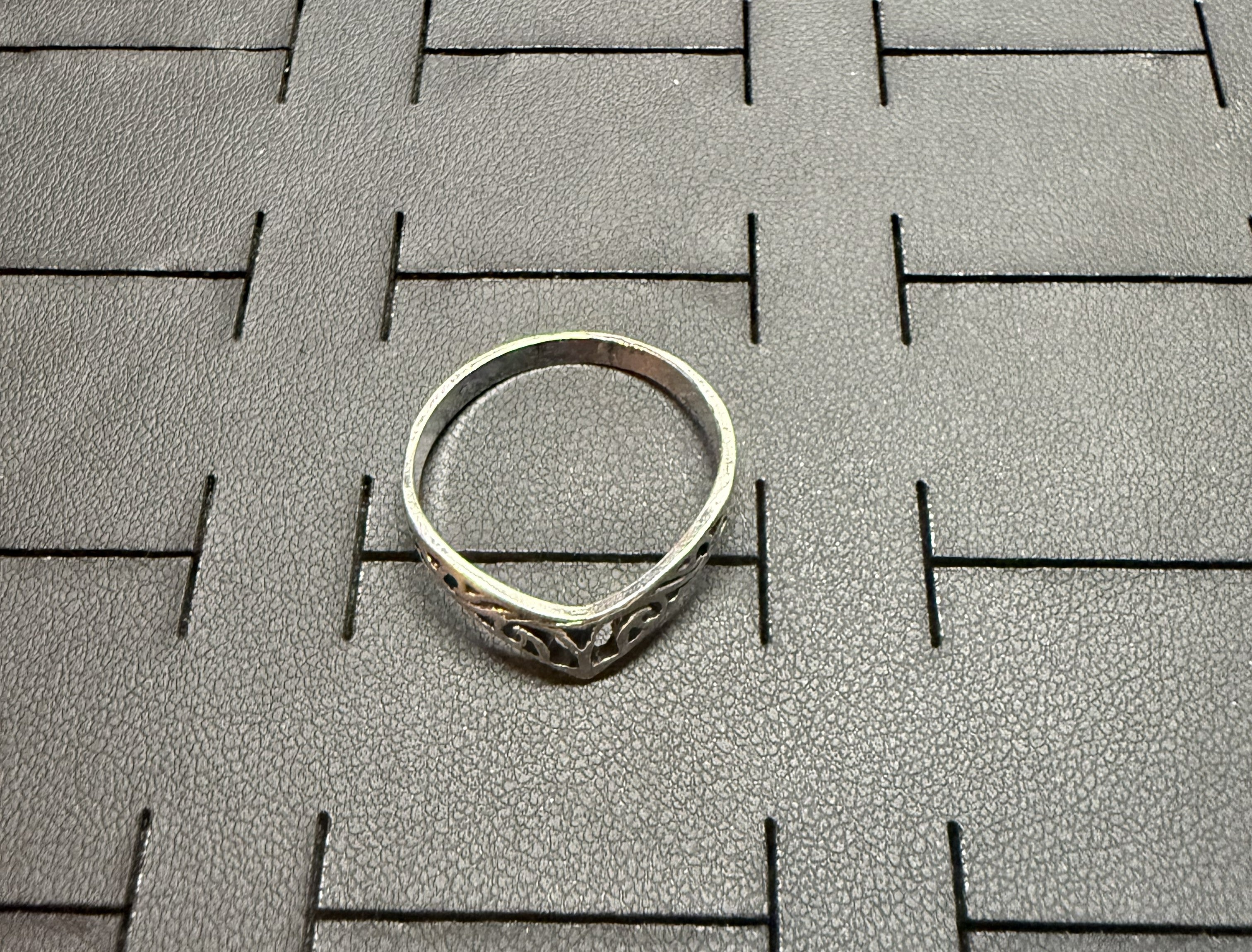 Dainty Filigree Chevron Ring – Silver Tone - Size 8.25